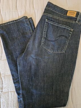 Levi's Women's Dark Blue Straight Jeans